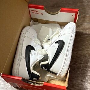 Nike Infant Sneakers White with Black Swoosh